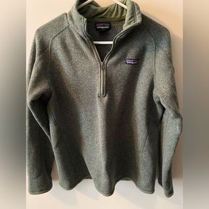 Patagonia women’s fleece pullover. Size L.